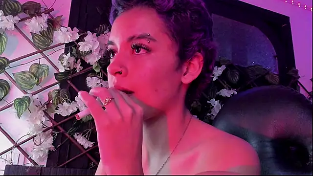 Anny_Kiitty élő XXX-chatje