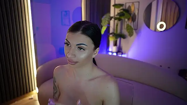 KaylaLuxx_ লাইভ XXX চ্যাট