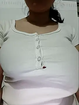 Shine_Mai: онлайн-секс-чат