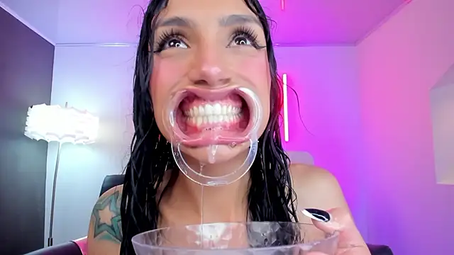 miss___evangelineのライブXXXチャット