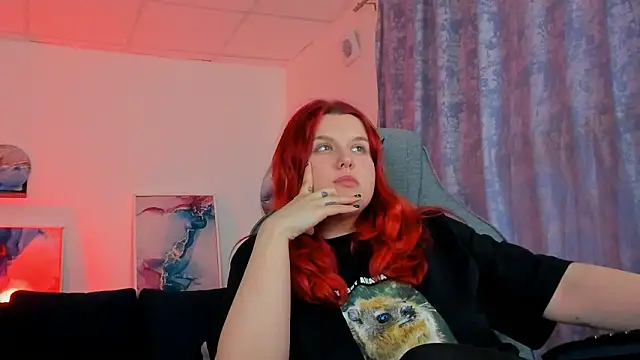 NattInRed Adlı Modelin Canlı XXX Sohbeti