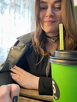 CrazyTori Live XXX Chat