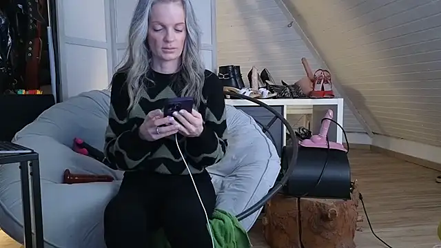 Sabdeluxe Chat XXX live