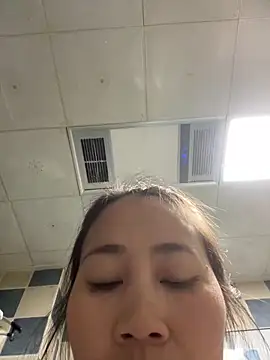 mia-y 现场XXX聊天