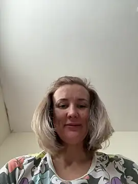 دردشة DianaNatur الجنسية المباشرة