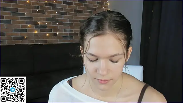 VelvetRisque: απευθείας συνομιλία ΧΧΧ