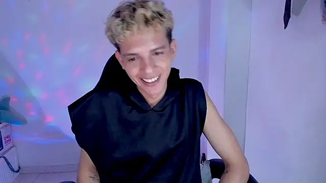 tylernova 现场XXX聊天