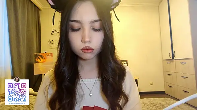 Qwami_Amie 现场XXX聊天