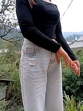 hangnga89 Adlı Modelin Canlı XXX Sohbeti