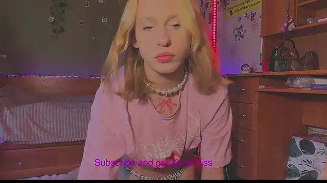 miss_barbie111: διαδικτυακό σόου στην κάμερα