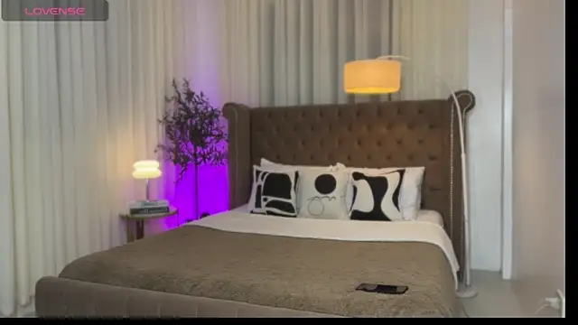 عرض كام Your_Majesty_Tyra