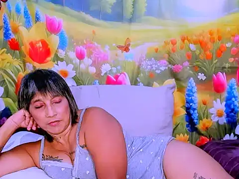 indianroxy Adlı Modelin Canlı XXX Sohbeti