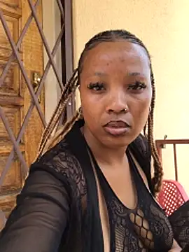 Czat XXX na żywo – Doja_Peach