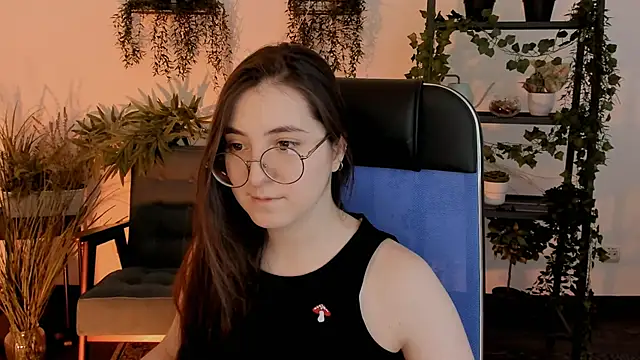 VirtuallVoyant's Live XXX Chat