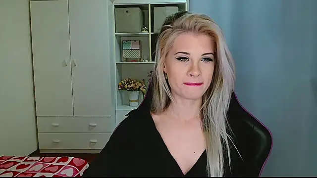 แชท XXX สดของ KristineGlow