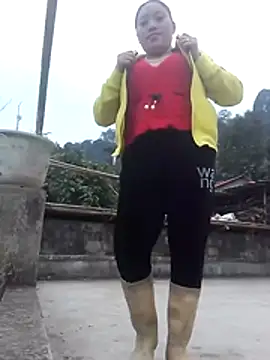 LingLing002 网络视讯表演