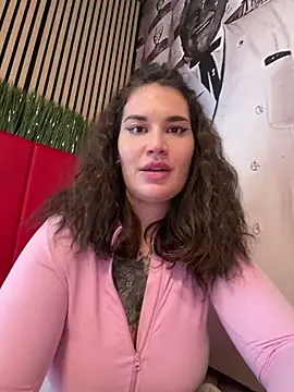 TattooGirlAlia: απευθείας συνομιλία ΧΧΧ