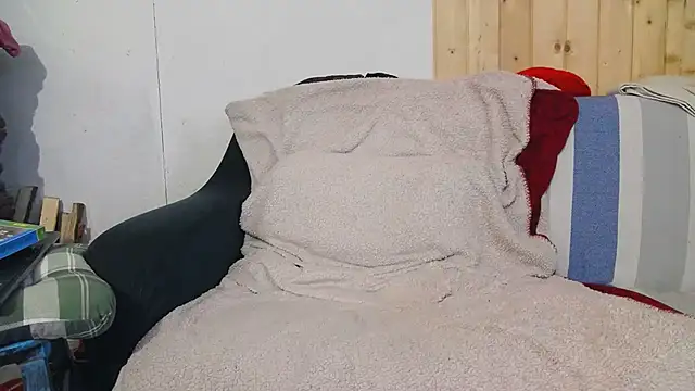 MellyBigLabiaOrgasmic Chat XXX in diretta