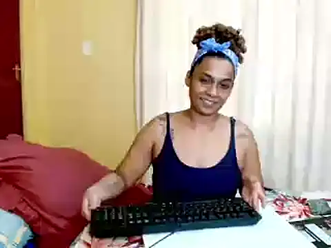 دردشة MiZzCreator الجنسية المباشرة