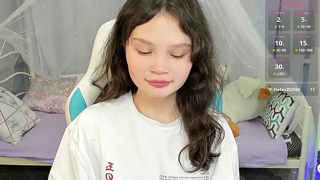 EmilyChaves 现场XXX聊天