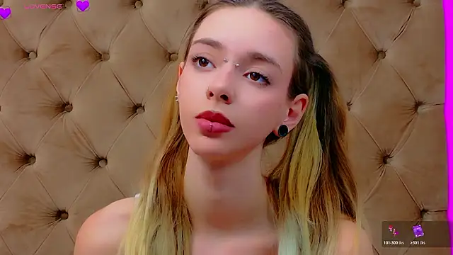 CoraVex 라이브 XXX 채팅