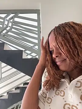 Dellah27 Chat XXX in diretta