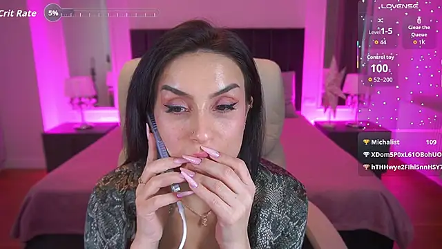 AnzhyTeqilaのライブXXXチャット