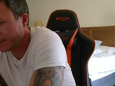 دردشة TroyDieselXXX الجنسية المباشرة