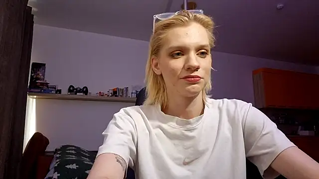 AuraNevera: απευθείας συνομιλία ΧΧΧ