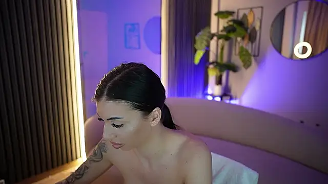 Chat +18 de KaylaLuxx_ ao vivo