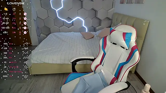 aliicemeow Adlı Modelin Canlı XXX Sohbeti