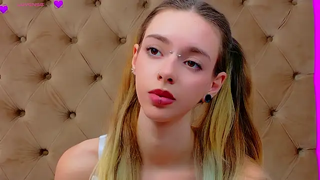 Chat +18 de CoraVex ao vivo