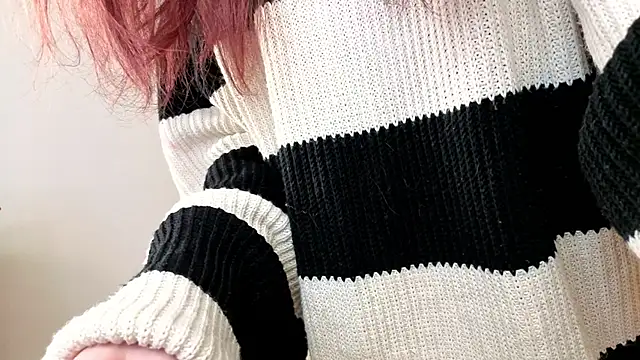 L1ittle_kitty_ Adlı Modelin Canlı XXX Sohbeti