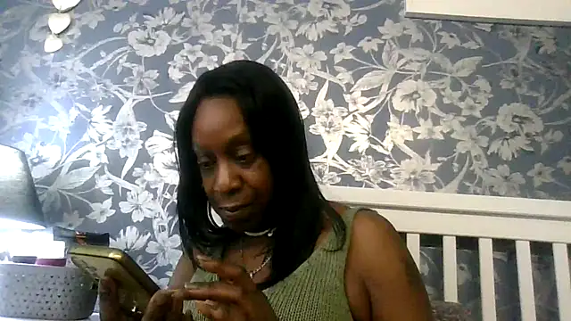 Chat +18 de Ebony-SultryX ao vivo