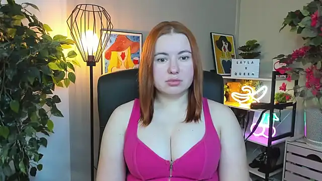 LAYLAxSTARのライブXXXチャット