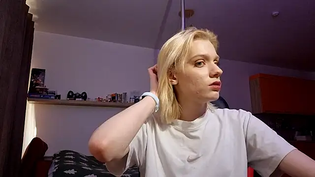 AuraNevera Adlı Modelin Canlı XXX Sohbeti