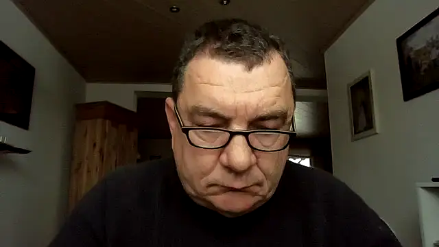 XXX chat uživo modela Nobbie444