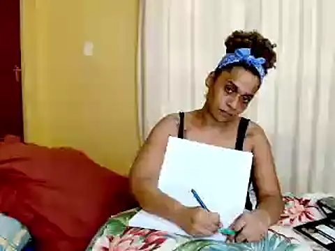 MiZzCreator: онлайн-секс-чат