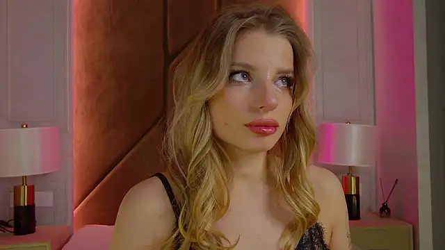 LanaSparksのライブXXXチャット