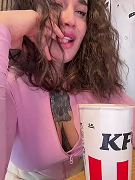 Czat XXX na żywo – TattooGirlAlia