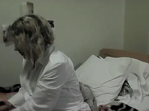 Latex_shantieのライブXXXチャット