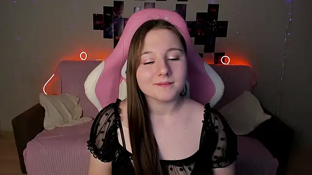 EvaxCharmのライブXXXチャット