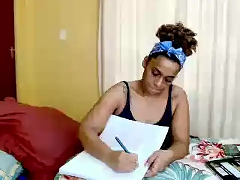 MiZzCreator: онлайн-секс-чат