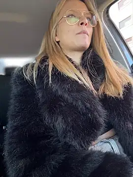 AnastasiaAniess élő XXX-chatje