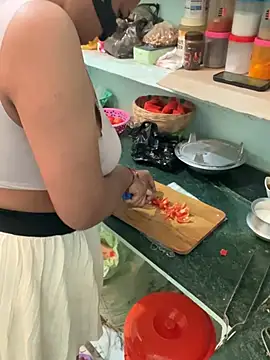 hotty_ragini Adlı Modelin Canlı XXX Sohbeti