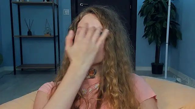 RayaNenlia élő XXX-chatje