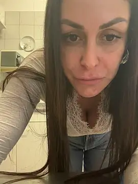 ainaht Adlı Modelin Canlı XXX Sohbeti