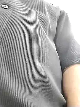 avi007p Show in webcam