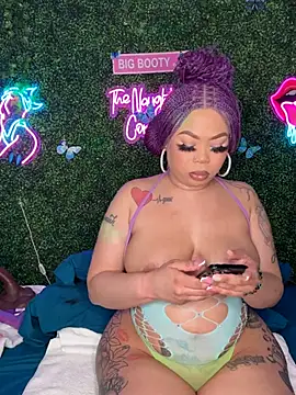 RenaThickAss Chat XXX in diretta