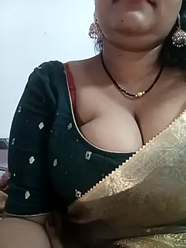 Nyra-23 Chat XXX in diretta